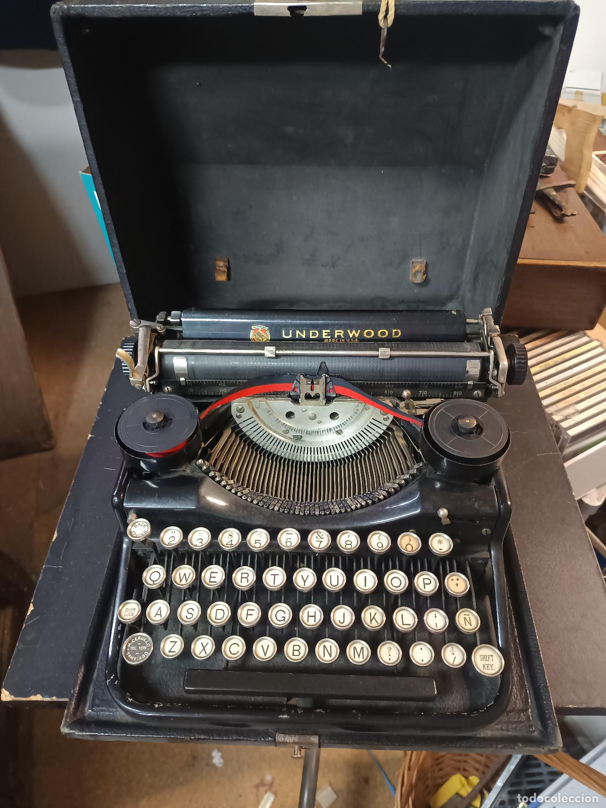 Antiques: ANTIGUA MAQUINA DE ESCRIBIR UNDERWOOD, MADE IN USA, EN SU CAJA, M. CERUELO SANTIAGO, BUEN ESTADO