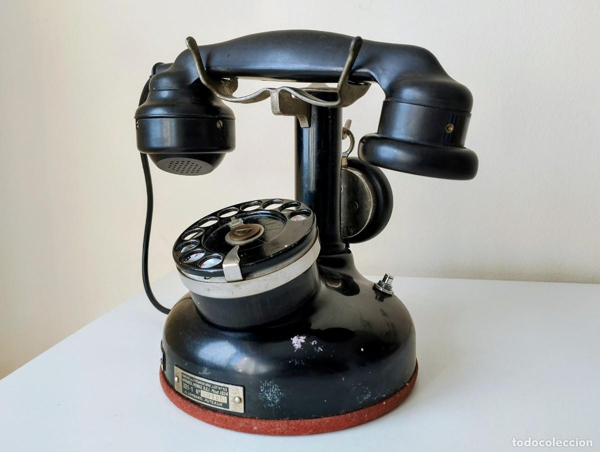 Tel&eacute;fonos: Telefono de acero y baquelita. Modelo 1.924.