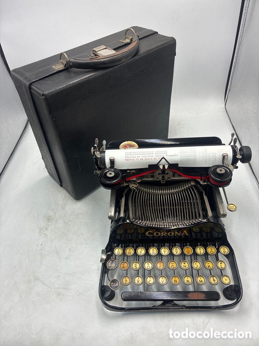 Antig&uuml;edades: M&aacute;quina de escribir Corona plegable modelo 3.