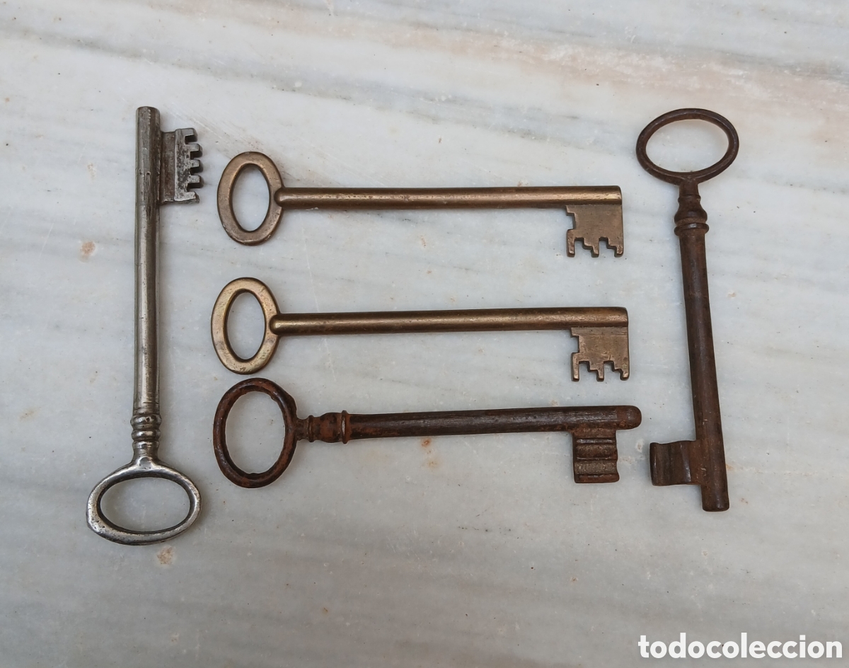 Antig&uuml;edades: 5 llaves antiguas de metal