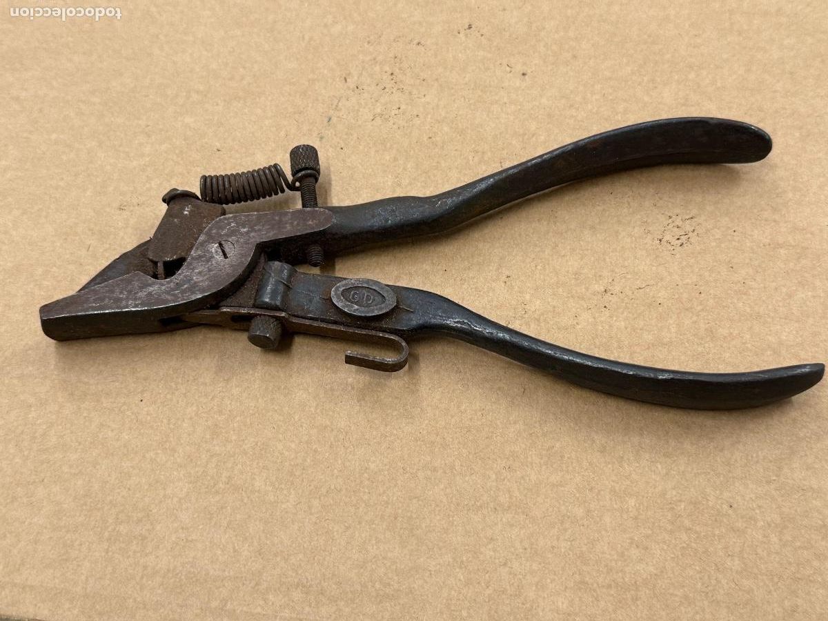 Antig&uuml;edades: Antiguo Triscador de 14cm para dar tercio a los serruchos al afilarlos