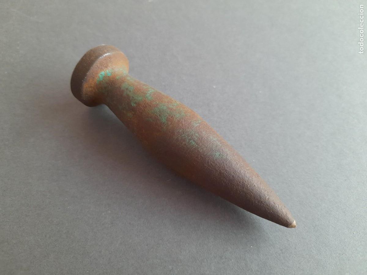 Antig&uuml;edades: yunque / tas dactilar de chapista (acero, 9,5cm aprox)