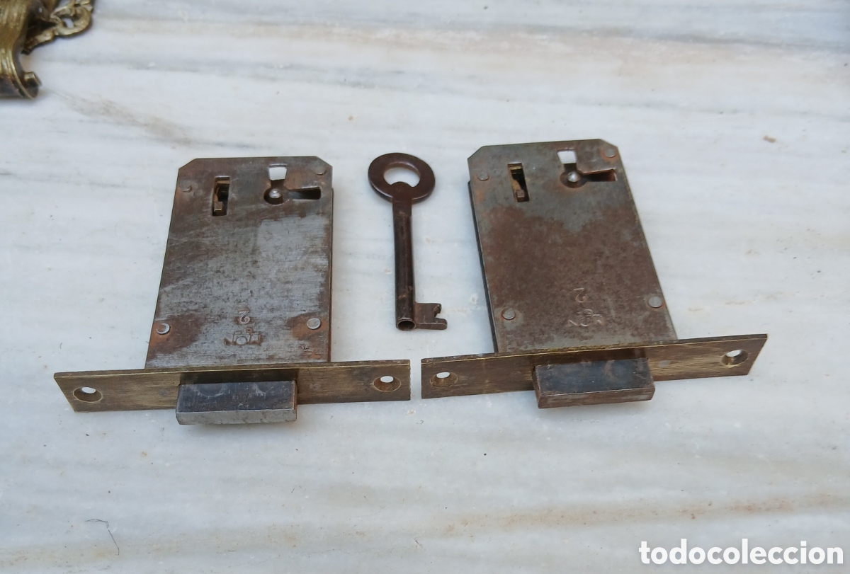 Antig&uuml;edades: 2 cerraduras antiguas, con llave - Foto 2