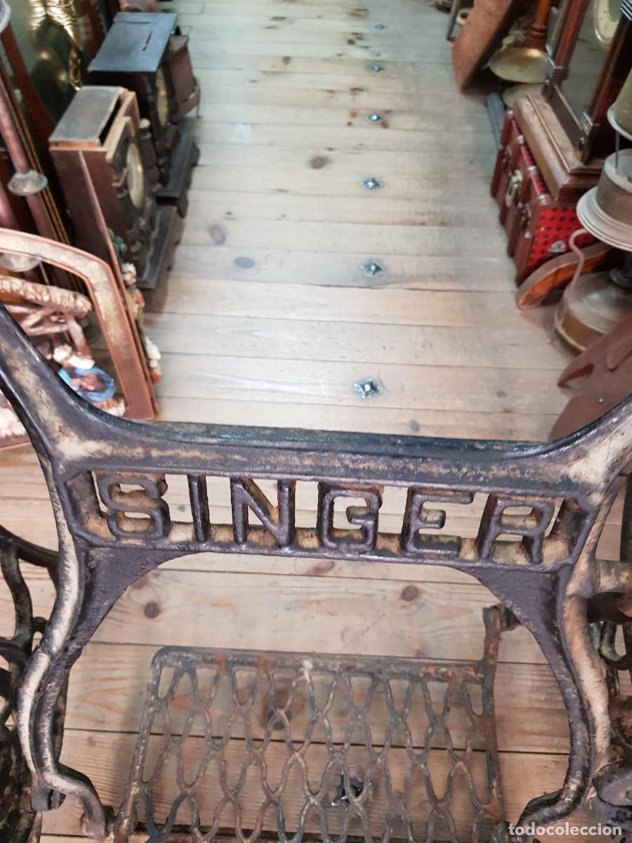 Antig&uuml;edades: ANTIGUO PIE DE MAQUINA DE COSER SINGEL - Foto 3
