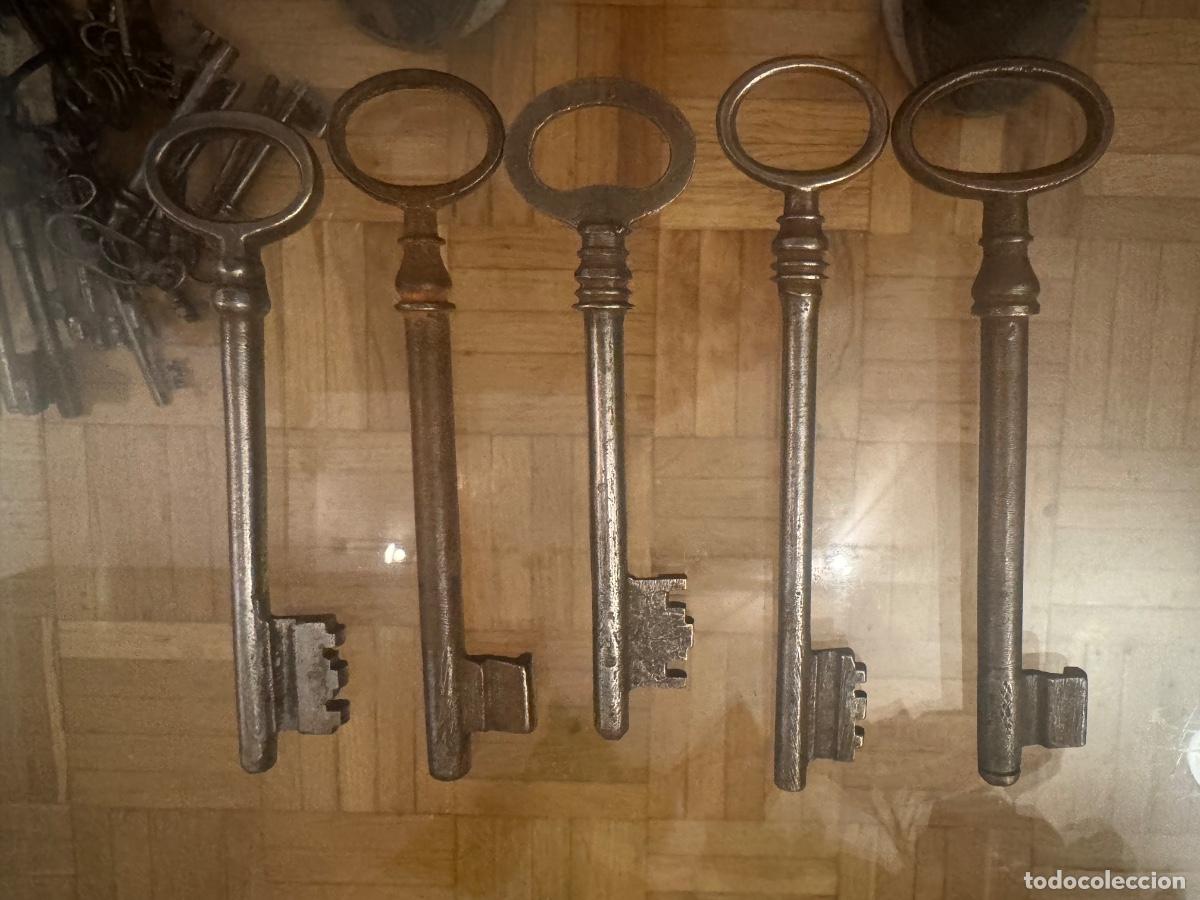 Antiques: Lote 5 llaves muy antiguas aprox 12 cm
