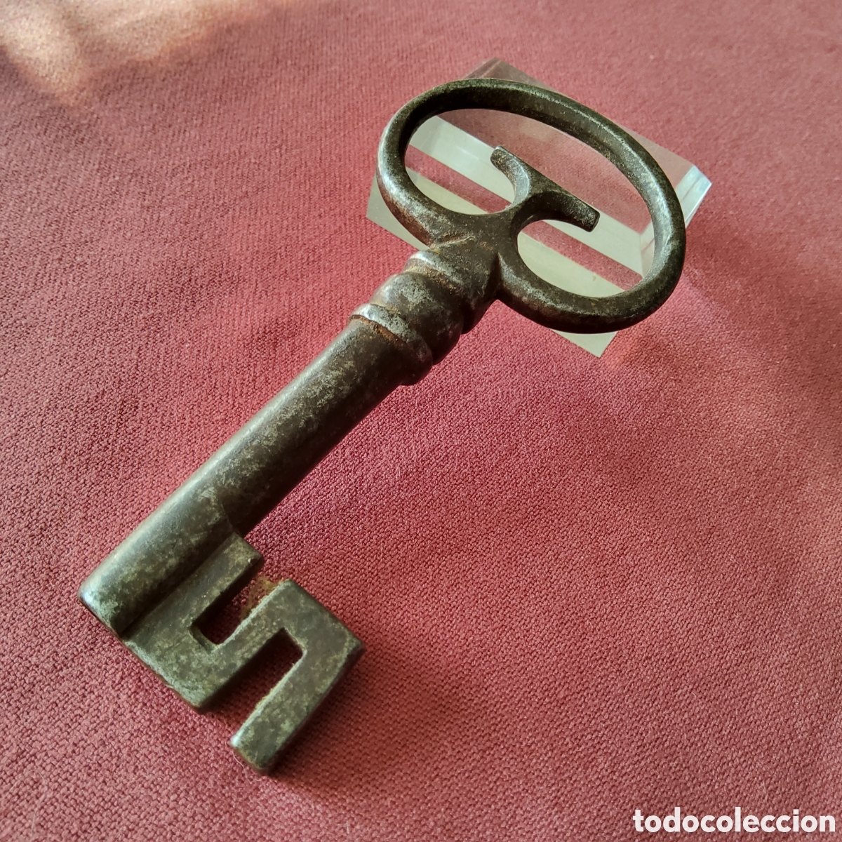 Antig&uuml;edades: ANTIGUA LLAVE DE HIERRO FORJADO, ESPA&Ntilde;A SIGLOS XVII-XVIII