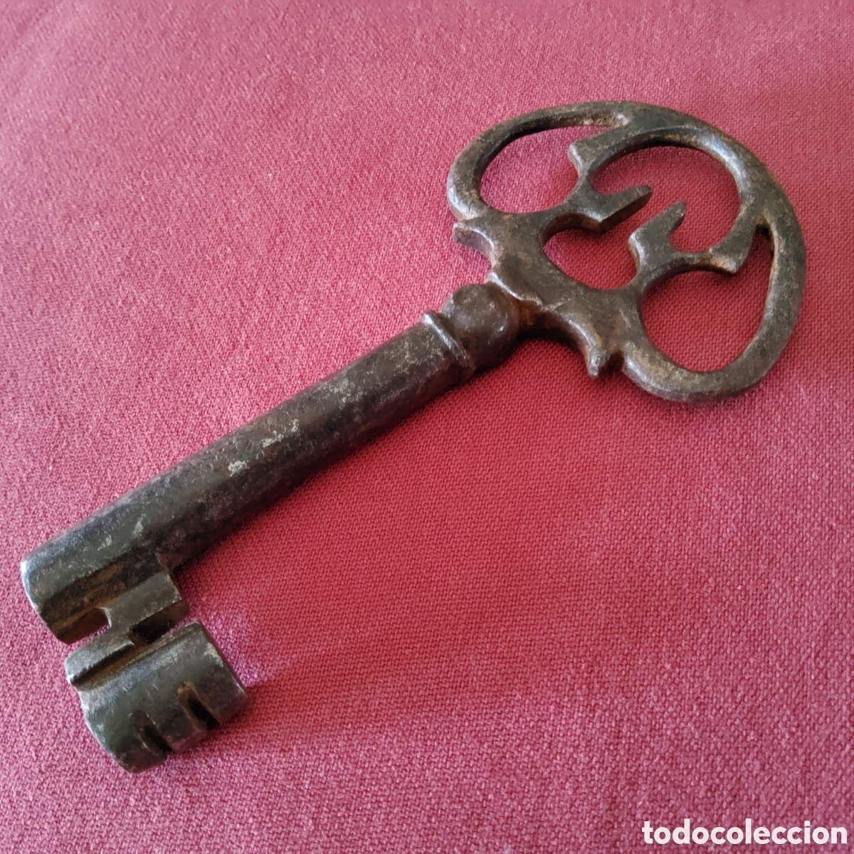 Antig&uuml;edades: MAGNIFICA LLAVE DE HIERRO FORJADO, ESPA&Ntilde;A SIGLO XVI