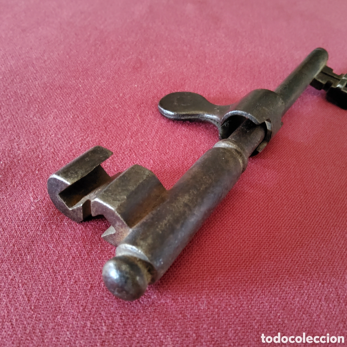 Antig&uuml;edades: ANTIGUA LLAVE DE DOBLE USO, DE HIERRO FORJADO, ESPA&Ntilde;A SIGLO XIX