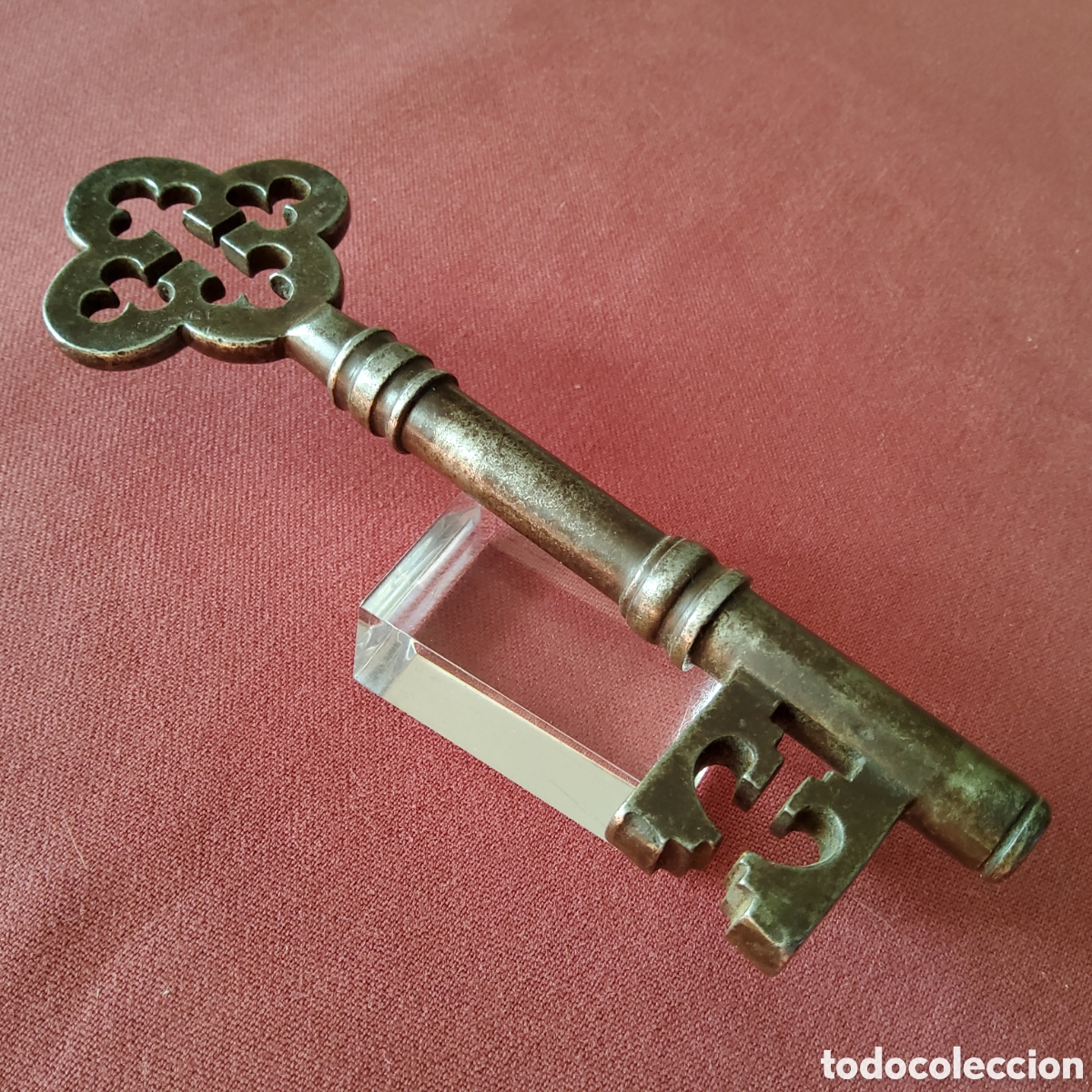 Antig&uuml;edades: ANTIGUA LLAVE DE HIERRO FORJADO, ESPA&Ntilde;A SIGLO XVIII