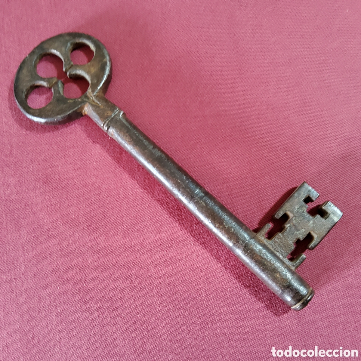 Antig&uuml;edades: ANTIGUA LLAVE DE HIERRO FORJADO, ESPA&Ntilde;A SIGLO XVIII