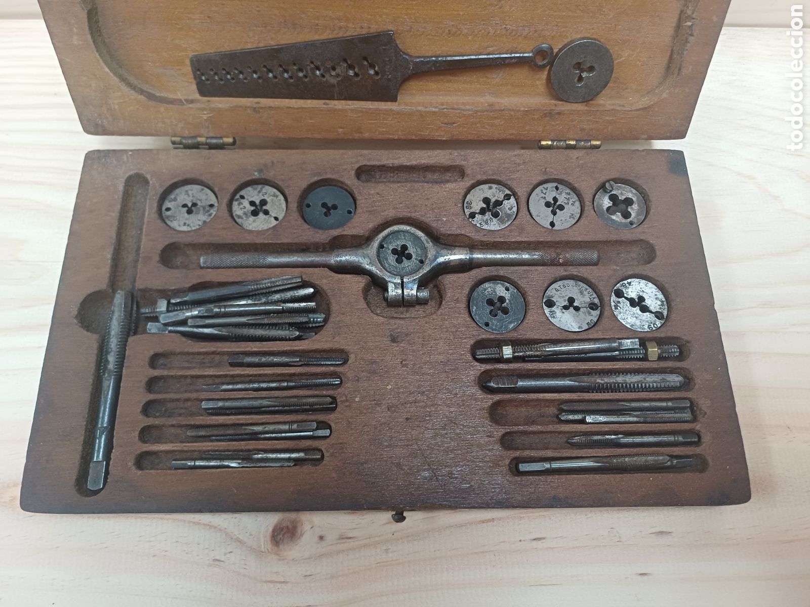 Antiguidades: Estuche madera con herramientas antiguas, ver fotos