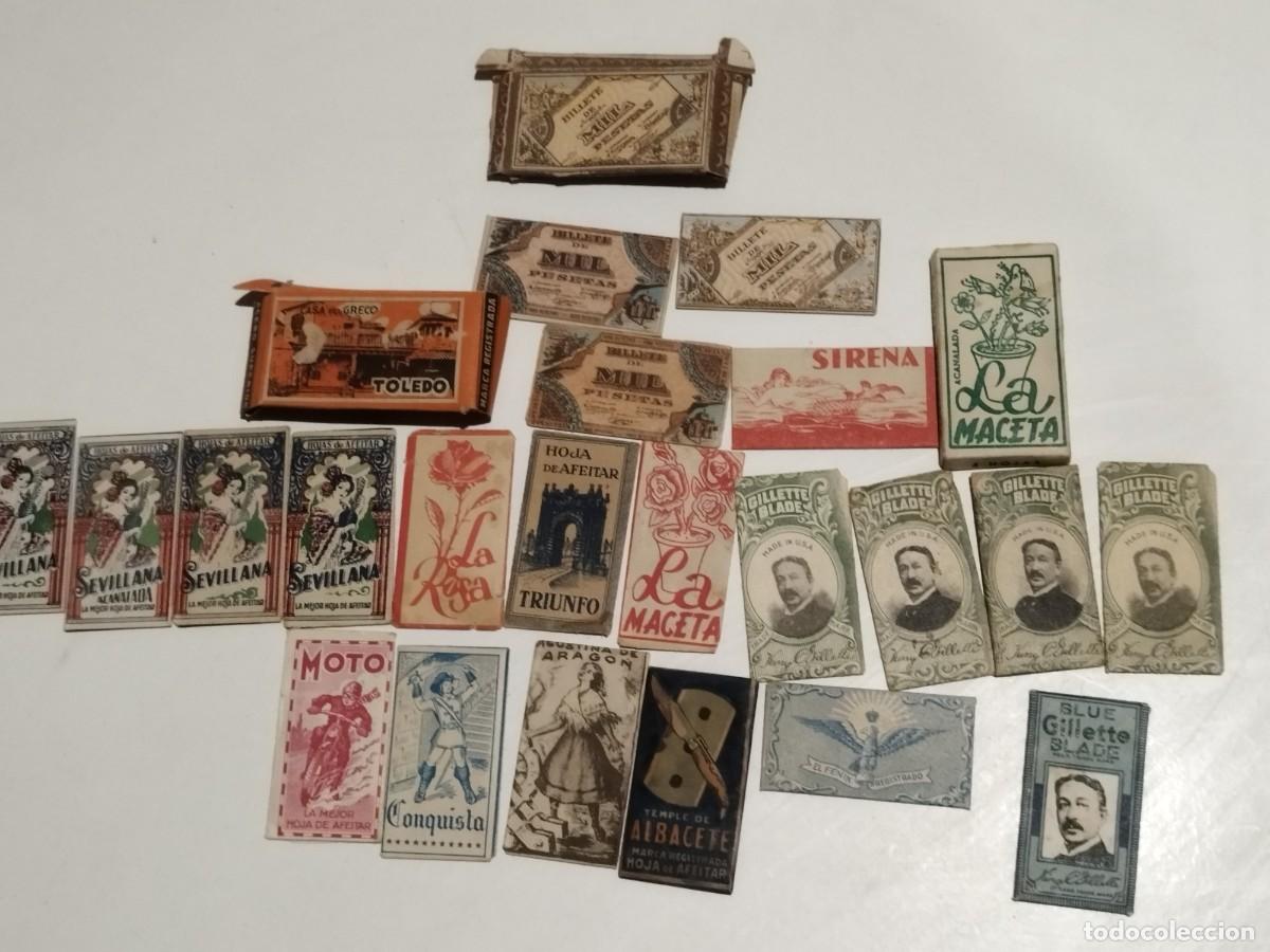 Antig&uuml;edades: lote de 22 hojas de afeitar completas.