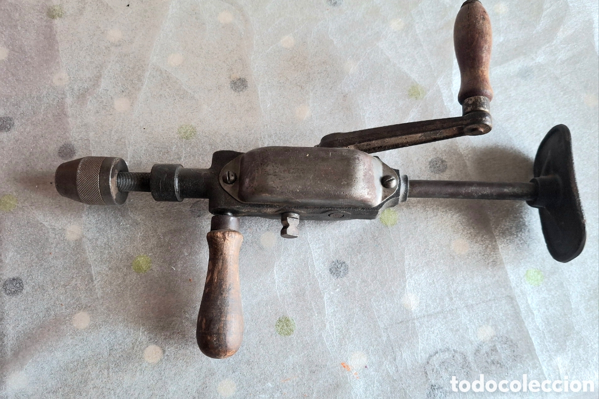 Antig&uuml;edades: ANTIGUO BERBIQUI (TALADRO MANUAL)