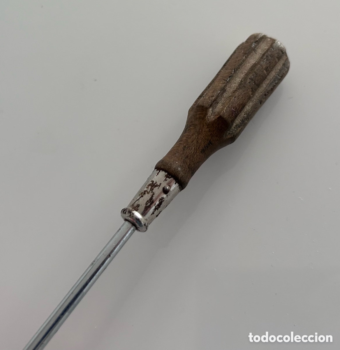 Antig&uuml;edades: ANTIGUO DESTORNILLADOR MARCA PALMERA. MANGO DE MADERA.