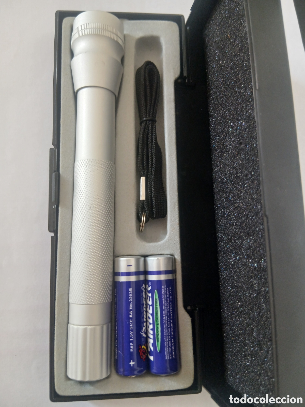Antig&uuml;edades: Linterna de aluminio con estuche protector