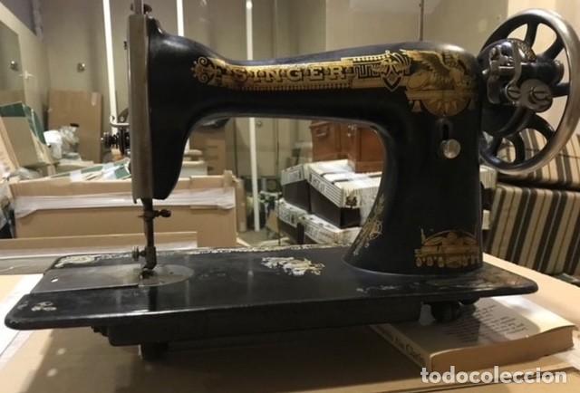 Antig&uuml;edades: M&Aacute;QUINA DE COSER SINGER - Foto 4