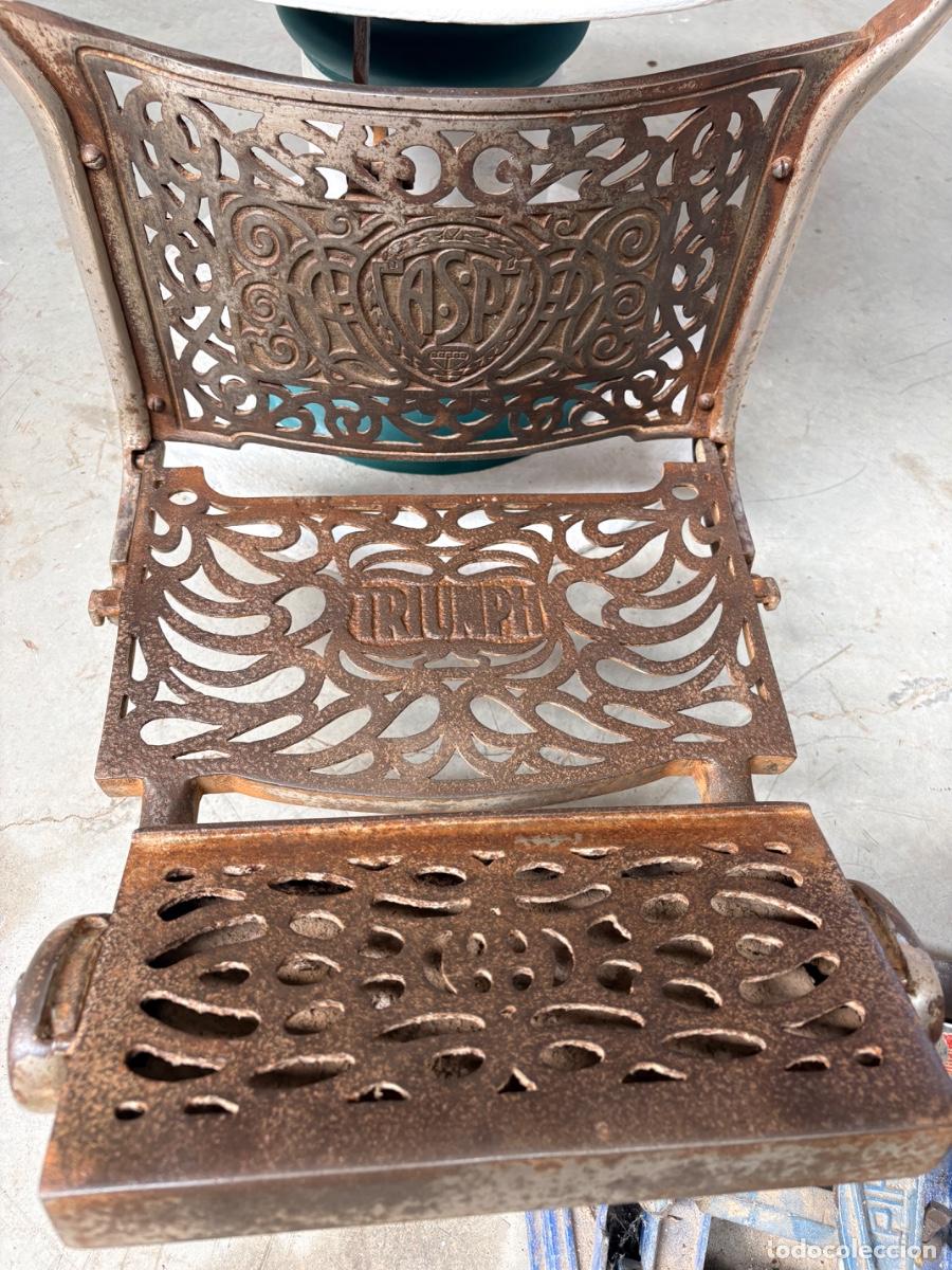 Antig&uuml;edades: Silla barbero antigua - Foto 2