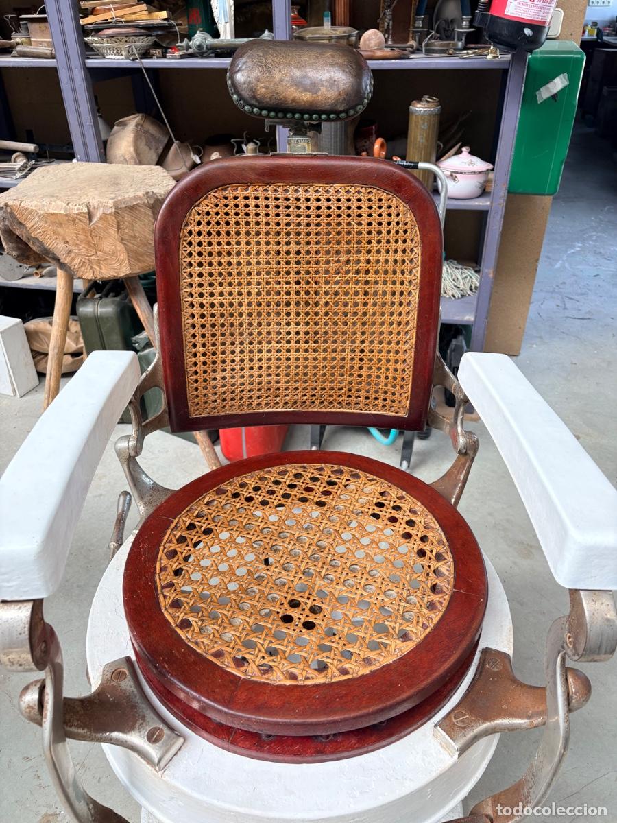 Antig&uuml;edades: Silla barbero antigua - Foto 3