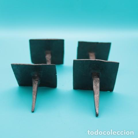Antig&uuml;edades: 4 Clavos Antiguos de Hierro Forjado Cuadrados | Clavos Artesanales Forja Restauraci&oacute;n Puertas