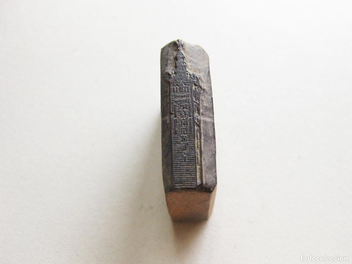 Antig&uuml;edades: TIPO DE IMPRENTA CON LA IMAGEN DE LA GIRALDA DE SEVILLA TALLADA EN MADERA. SELLO O TAMP&Oacute;N DE TINTA