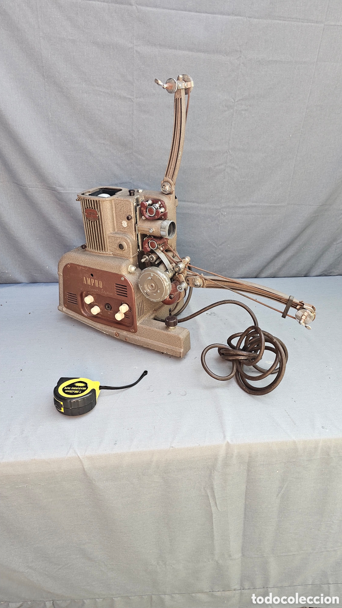 Antiquit&eacute;s: Antiguo proyector de cine d&eacute;cada de los 50