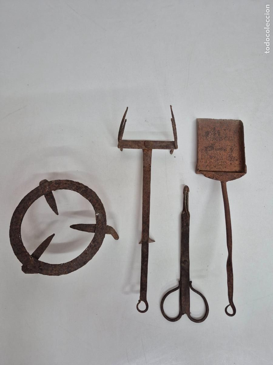 Antig&uuml;edades: Antiguos Utensilios de Hierro Forjado R&uacute;stico, para Chimenea - S.XIX
