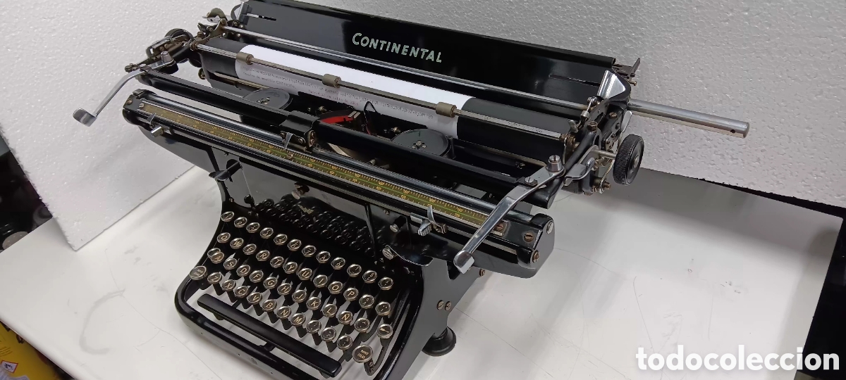 Antig&uuml;edades: M&aacute;quina de escribir Continental