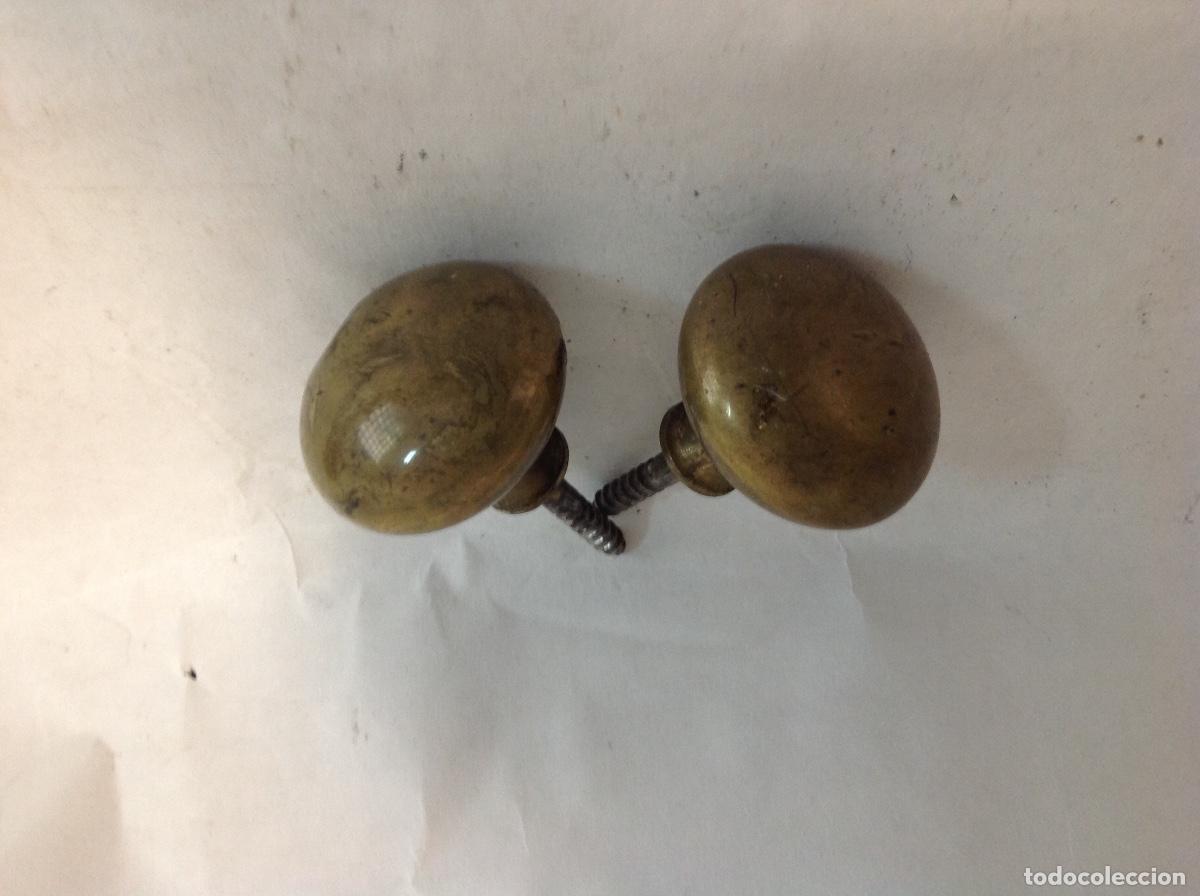 Antig&uuml;edades: Dos pomos de bronce antig&uuml;os - Foto 1