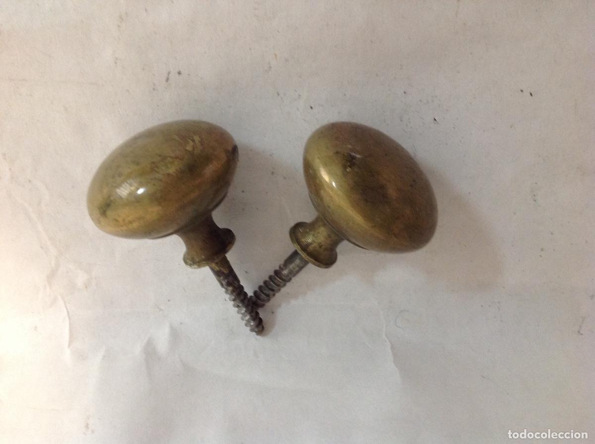 Antig&uuml;edades: Dos pomos de bronce antig&uuml;os - Foto 2