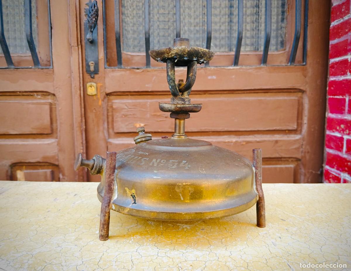 Antig&uuml;edades: ANTIGUO HORNILLO DE COMBUSTIBLE HECHO DE LATON PRIMUS N&ordm; 54 PARA CAMPAMENTOS, MILITAR O REFUGIOS