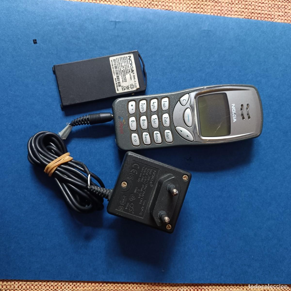 Phones: TEL&Eacute;FONO ANT&Iacute;GUO ORIGINAL NOKIA, MODELO 3210 CON LA BATER&Iacute;A Y EL CARGADOR.