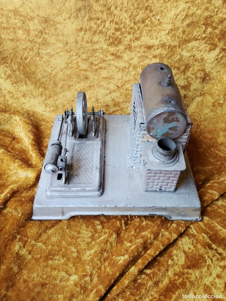 Antig&uuml;edades: M&aacute;quina de vapor (tipo Mamod) por acabar de armar (faltan las conducciones de la caldera) pero que