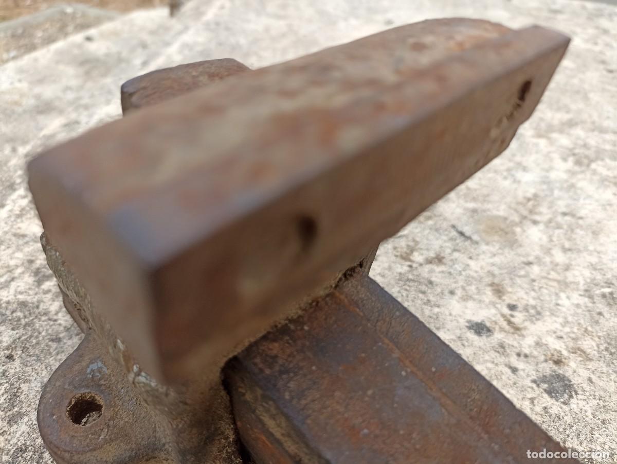 Antig&uuml;edades: Tornillo robusto para mesa de trabajo - Foto 6