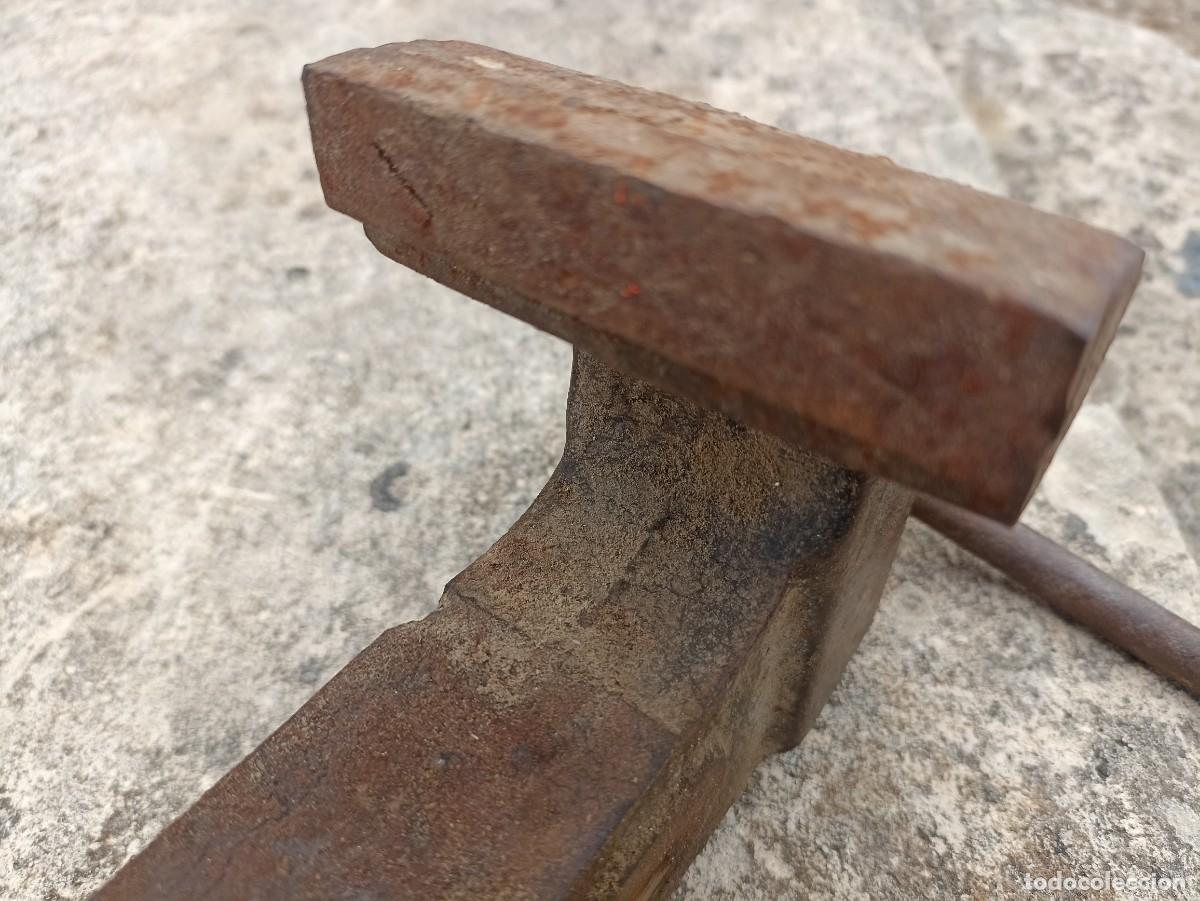 Antig&uuml;edades: Tornillo robusto para mesa de trabajo - Foto 5