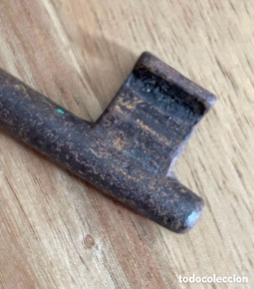 Antig&uuml;edades: Llave antigua de hierro. 11 cm aproximadamente. - Foto 3