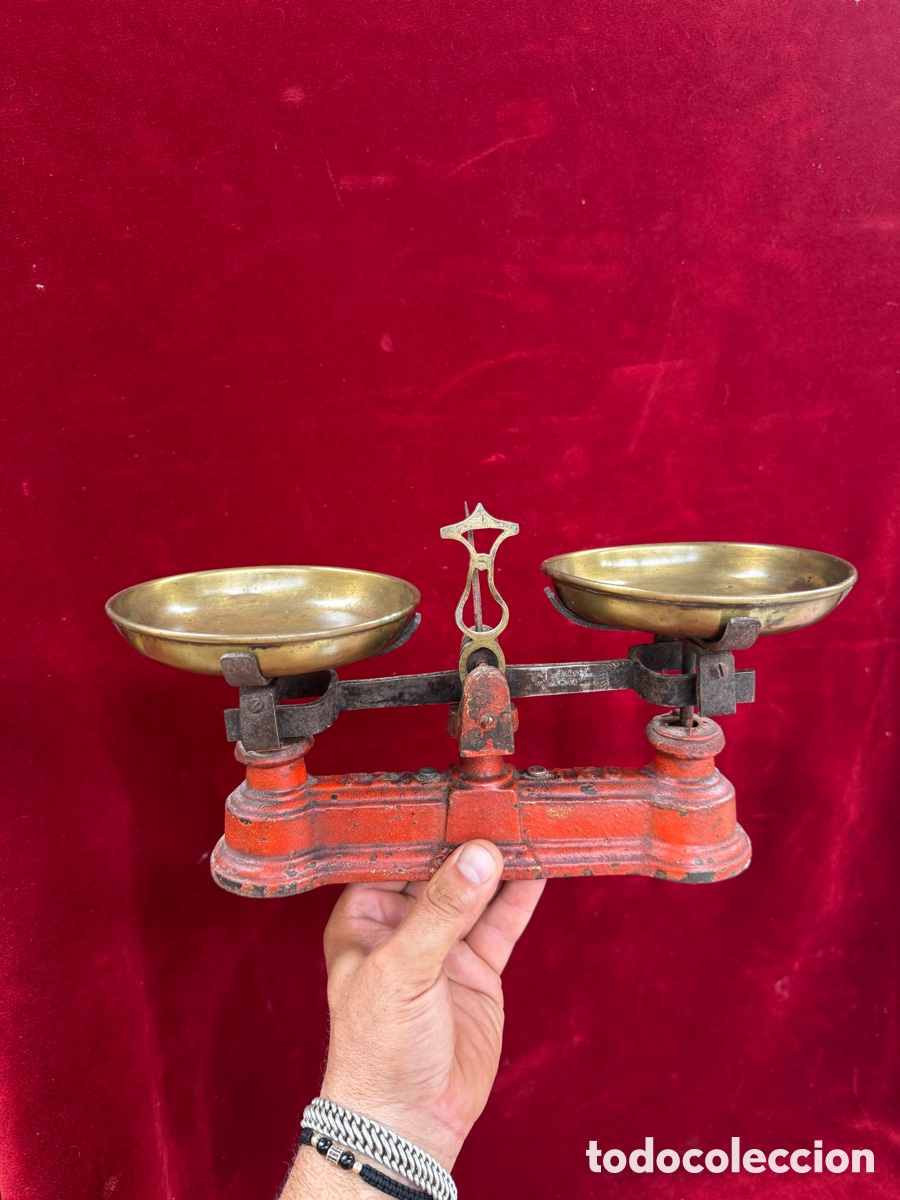 Antig&uuml;edades: Peque&ntilde;a bascula antigua de 1 kg,S.Taradell,Barna!