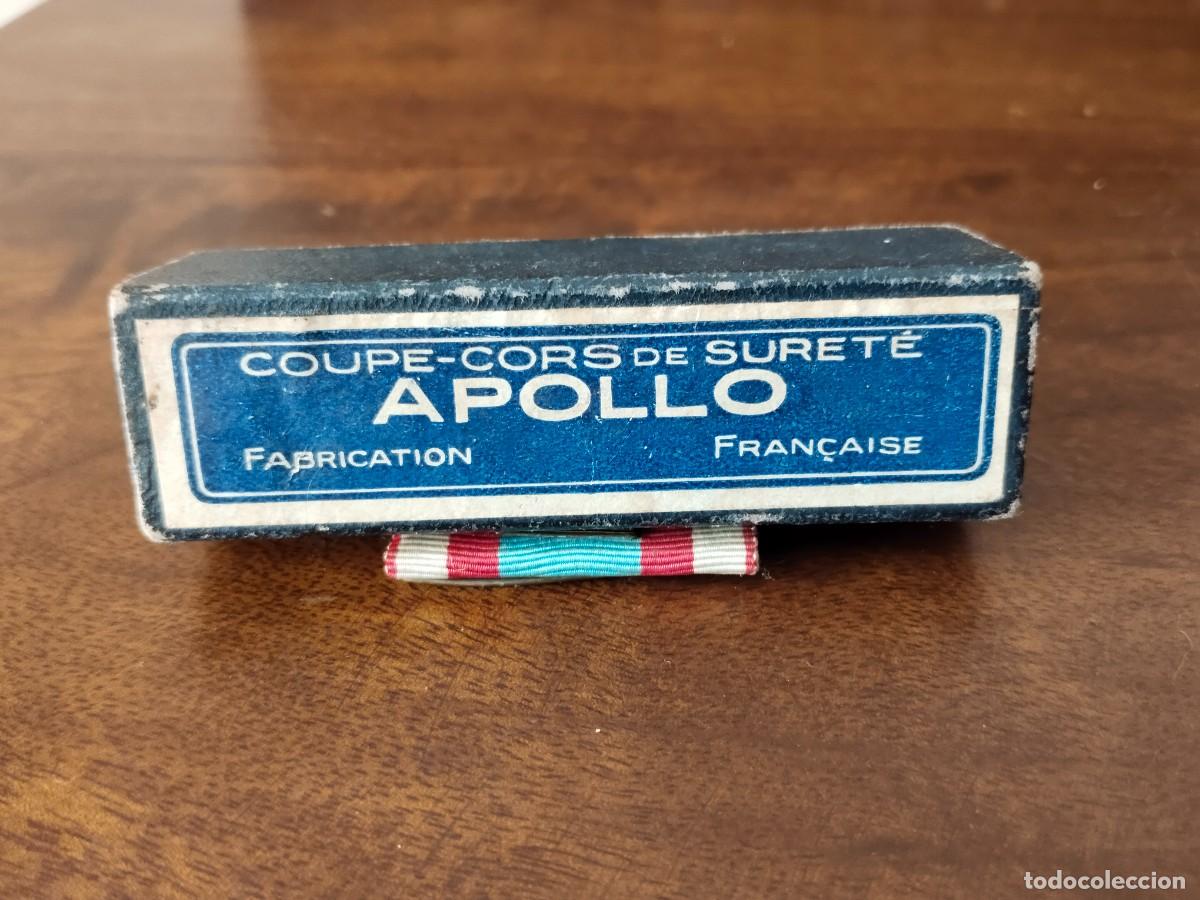 Antig&uuml;edades: Peque&ntilde;a maquinilla de afeitar Apollo. En su cajita.