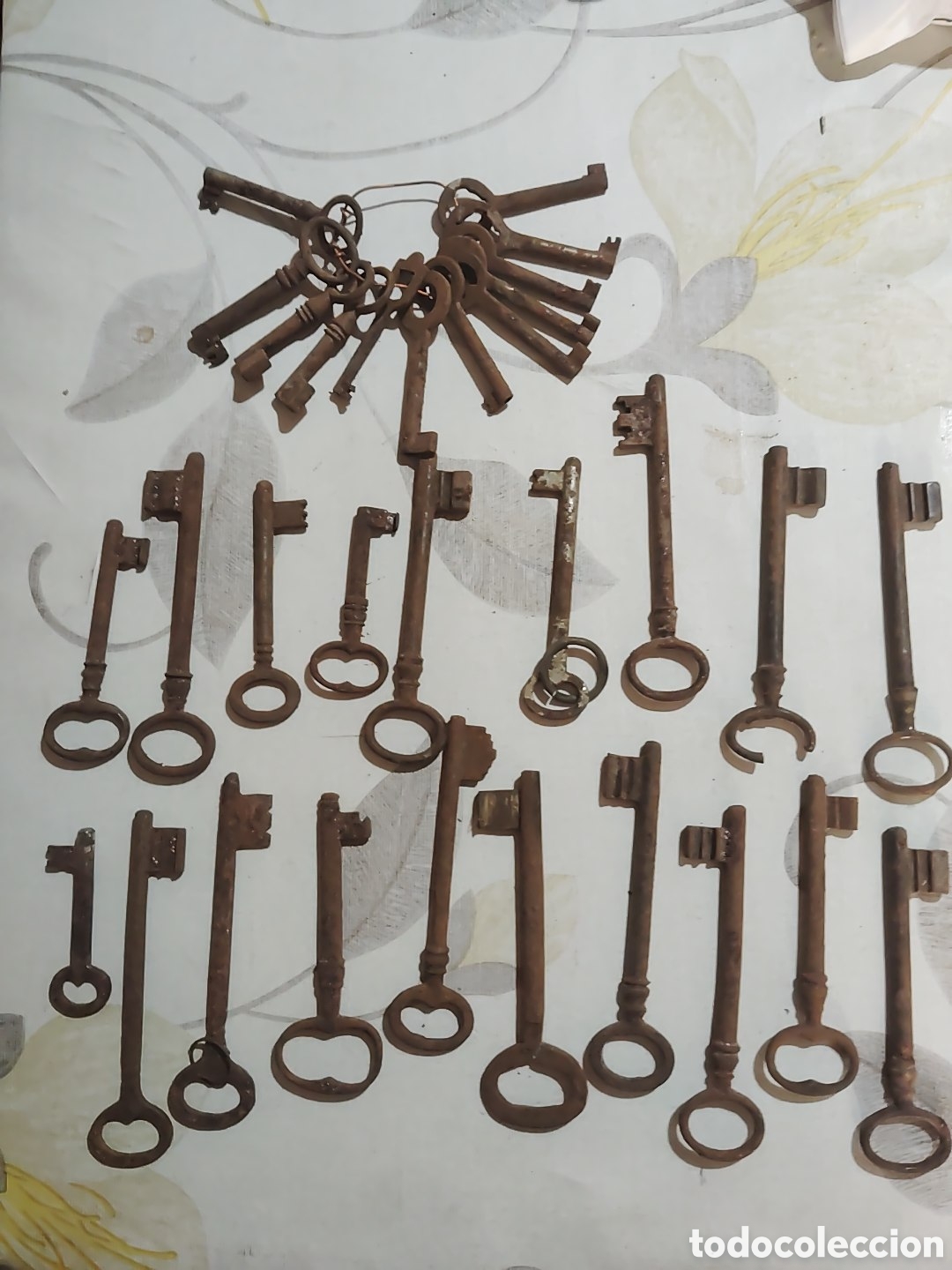 Antig&uuml;edades: Conjunto de 31 llaves muy antiguas de forja.