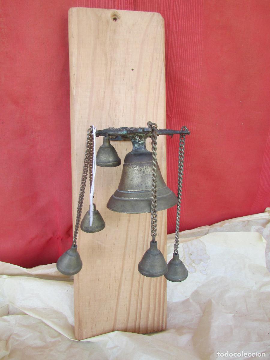 Antig&uuml;edades: Campanillas de puerta. Bronce. Pieza antigua que suena al mover la puerta