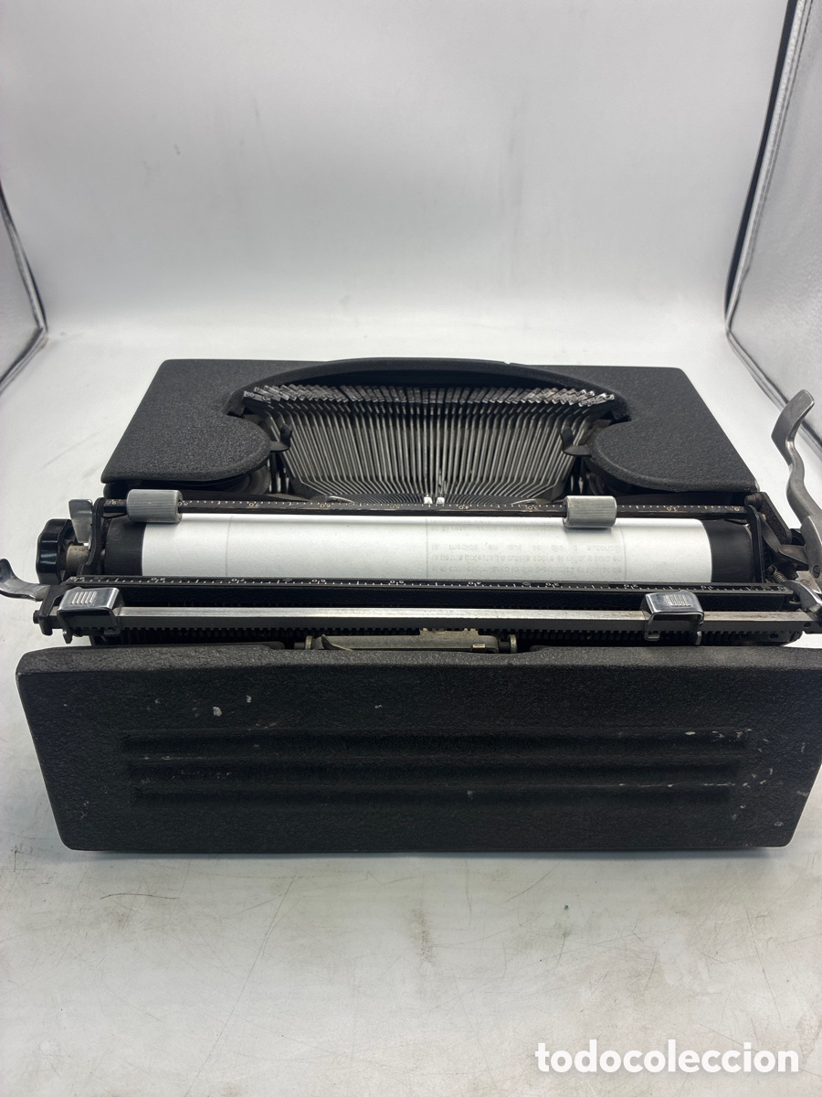 Antig&uuml;edades: M&aacute;quina de escribir Hispano Olivetti Studio 46. - Foto 6
