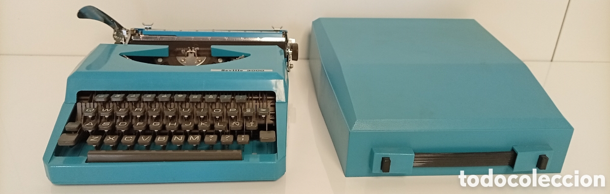 Antig&uuml;edades: MAQUINA DE ESCRIBIR MARCA SEVILLE 3000 AZUL