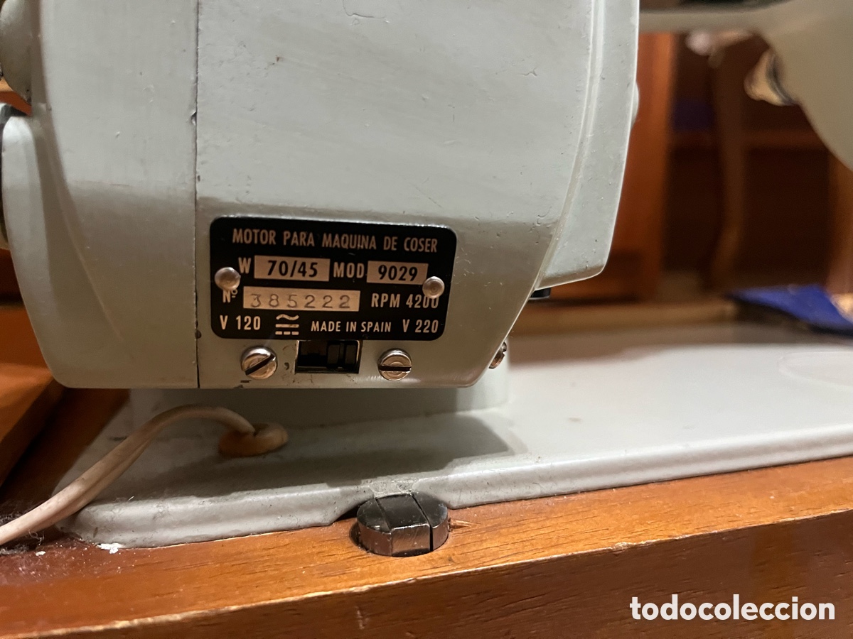 Antig&uuml;edades: Maquina de coser Wertheim - Foto 2