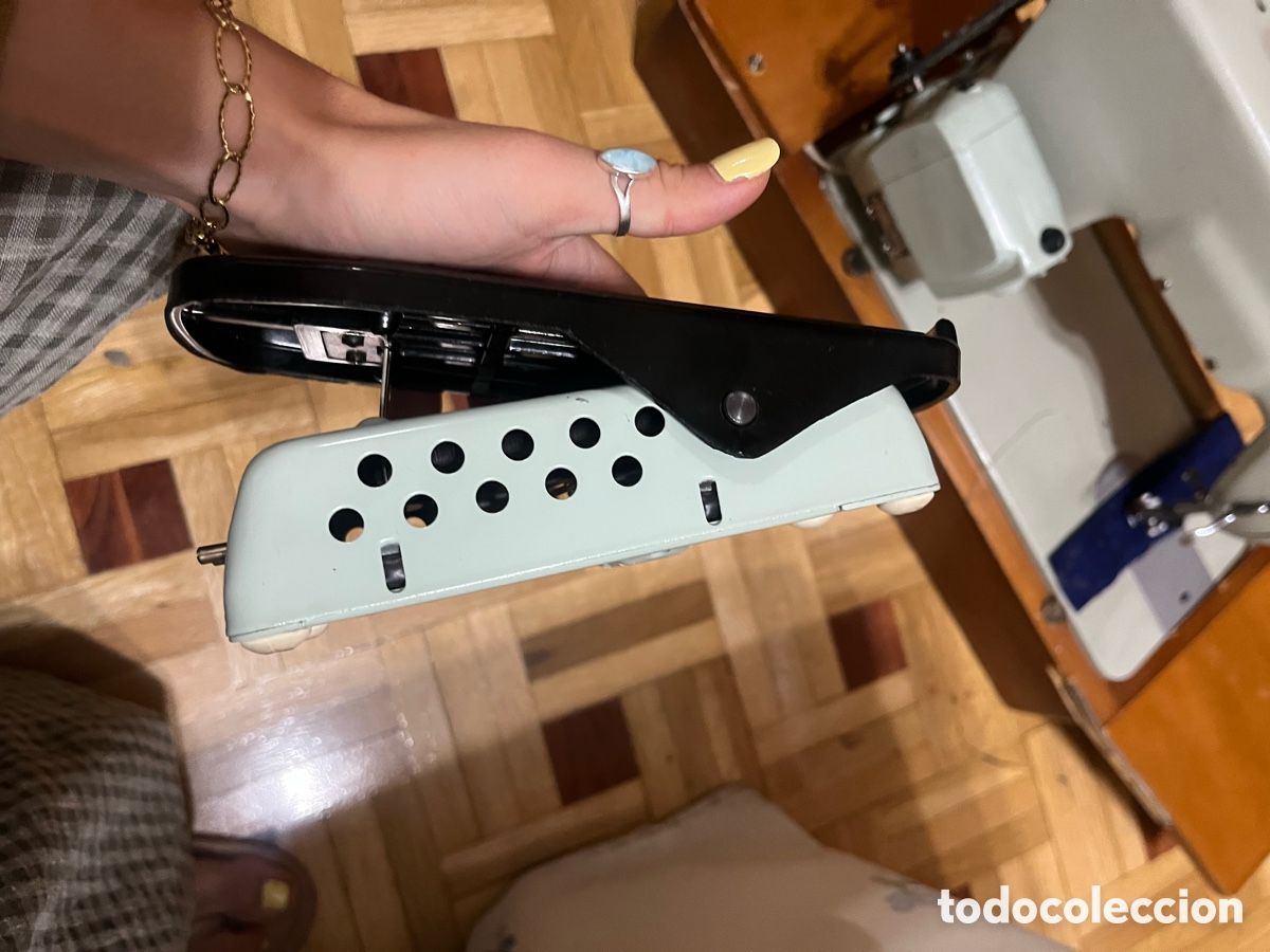 Antig&uuml;edades: Maquina de coser Wertheim - Foto 7
