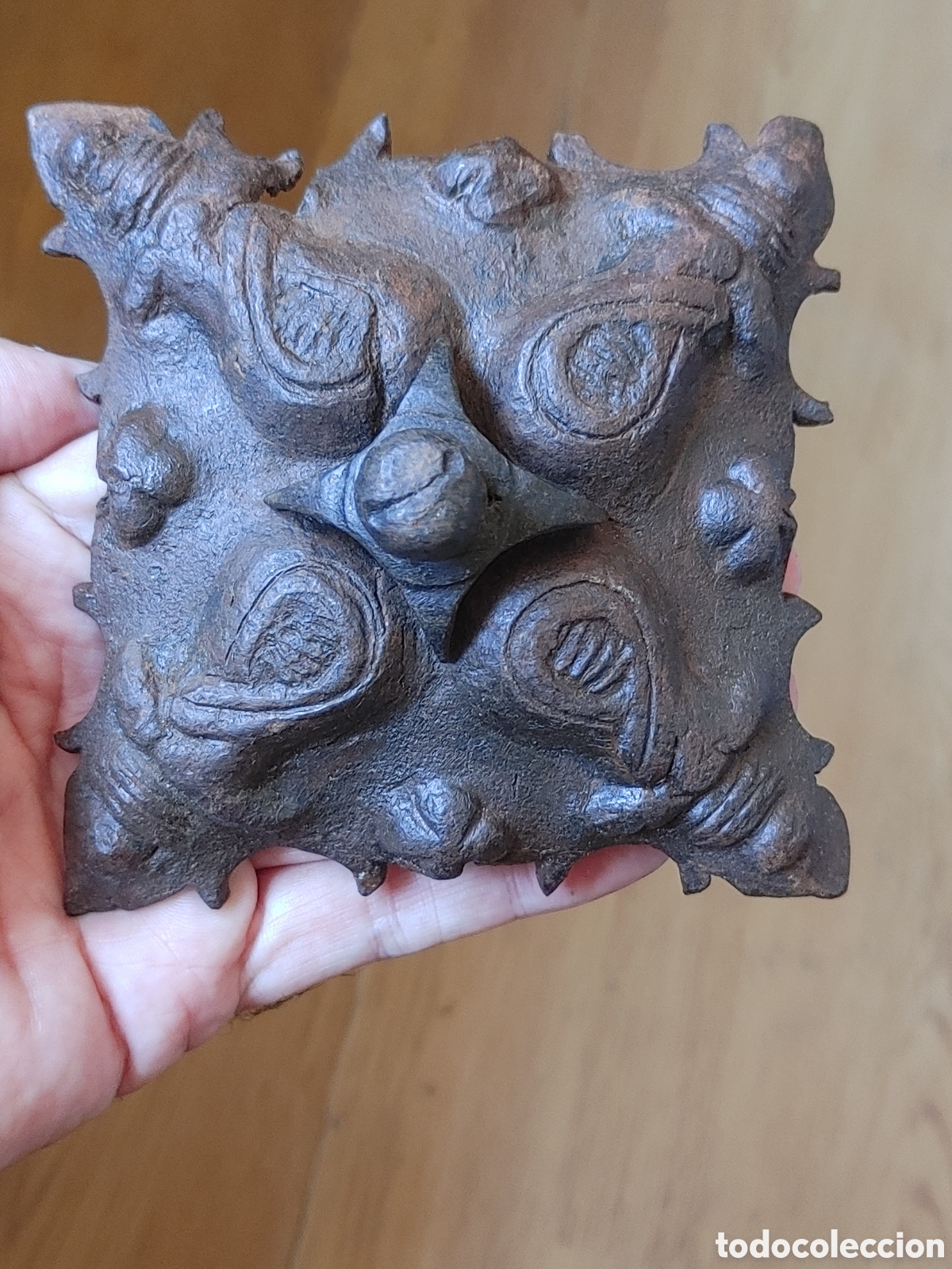 Antig&uuml;edades: Clavo en hierro forjado. S. XIV - XV.
