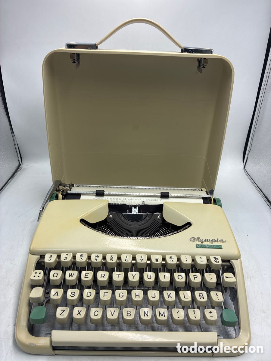 Antig&uuml;edades: M&aacute;quina de Escribir Olympia Splendid 33.