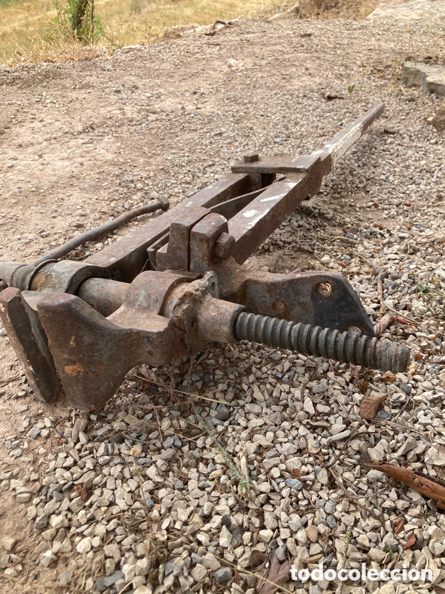 Antig&uuml;edades: Espectacular gran tornillo mordaza de banco - Foto 2