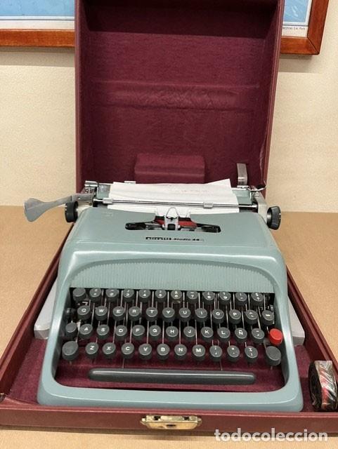 Antig&uuml;edades: Maquina de escribir Olivetti Studio 44 - Foto 2