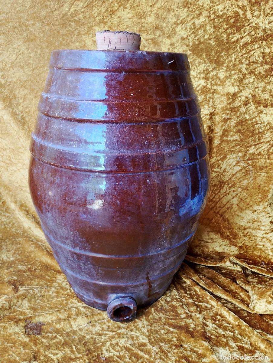 Antig&uuml;edades: Magn&iacute;fico barril/tonel de cer&aacute;mica al que s&oacute;lo faltaria poner el grifo para disfrutar de un vino o