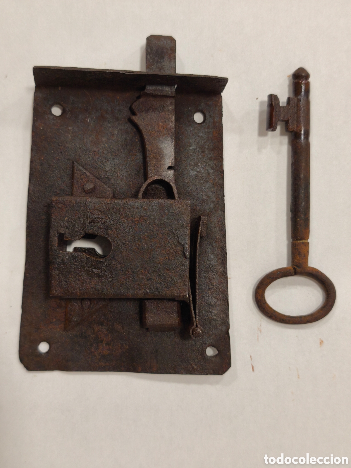 Antig&uuml;edades: Cerradura antigua forja con llave original y funcionando