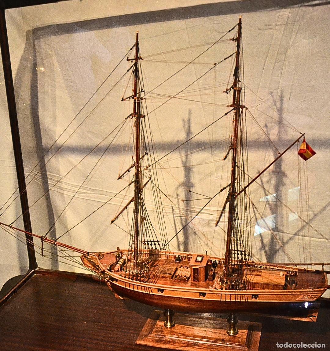 Antiquit&eacute;s: Maqueta de Bergant&iacute;n con Bandera Espa&ntilde;ola